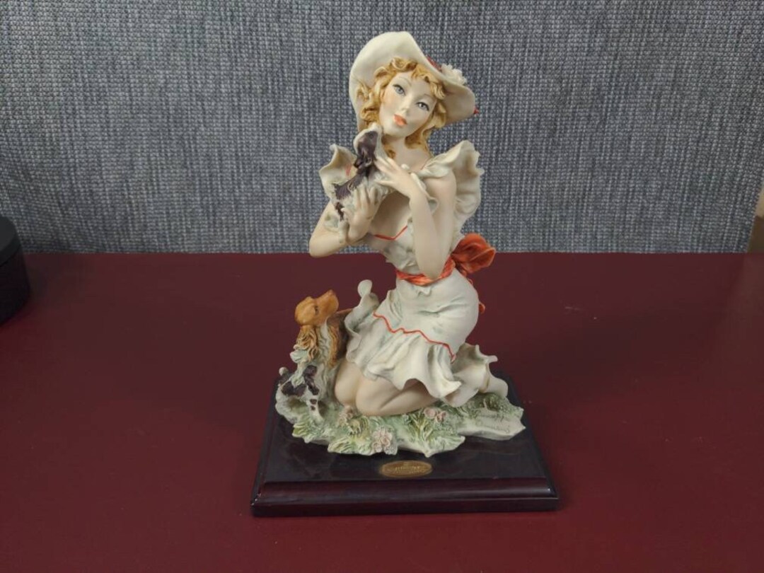 Limited Edition Giuseppe Armani Figurine cuddle Up 0322C, No. 33/3000