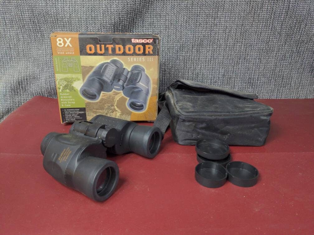 Tasco 8 X 40 Wideangle Rubber Armored Binoculars With Carry Case and