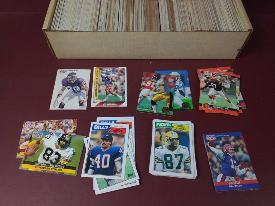 Box 1 Full of 800 / Assorted Football Cards Etsy