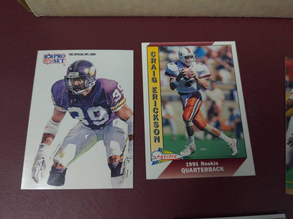 Box 1 Full of 800 / Assorted Football Cards Etsy