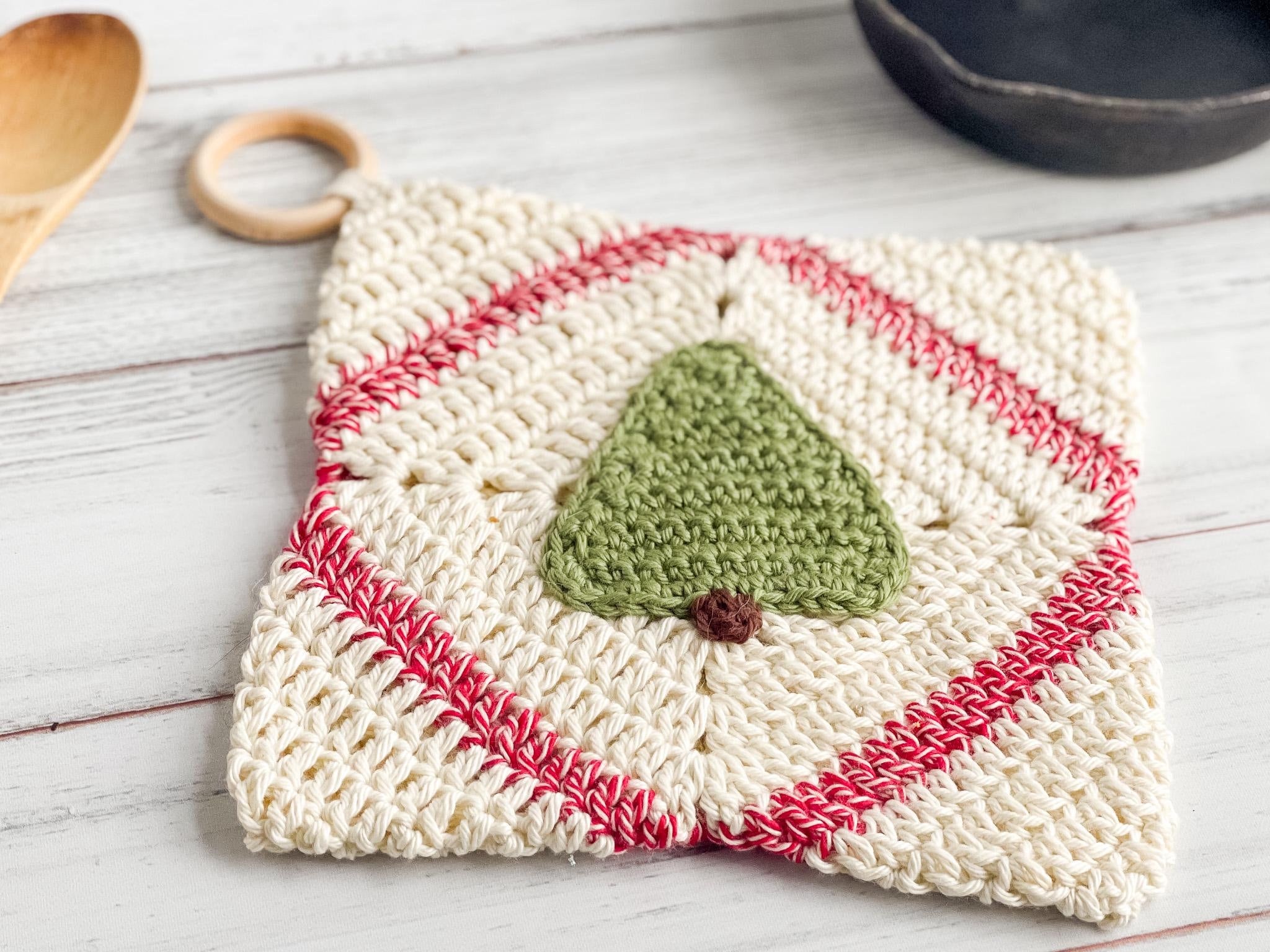 35 Crochet Patterns for the Kitchen You’ll Want to Make 10 Crochet Christmas Tree Pot Holder Pattern: Double Thick