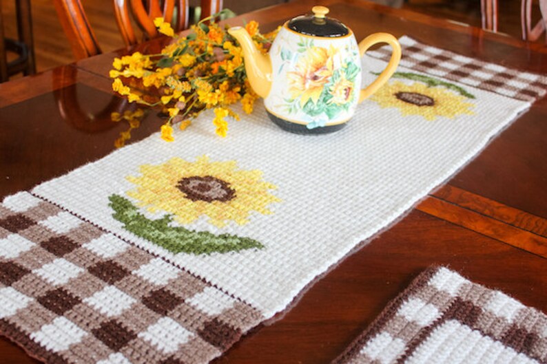 Crochet Gingham Sunflower Table Runner Pattern, Sunflower Dining Table Runner Home Decor Crochet pattern, crochet table runner image 1