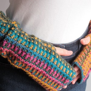 Crochet Pattern Arm Warmer Fingerless Gloves Pattern, crochet arm warmer, crochet fingerless gloves pattern image 3
