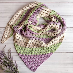 Beginner Lacy Triangle C2C Crochet Stitch Scarf Pattern, unique corner to corner crochet scarf, crochet lacy scarf, crochet triangle shawl