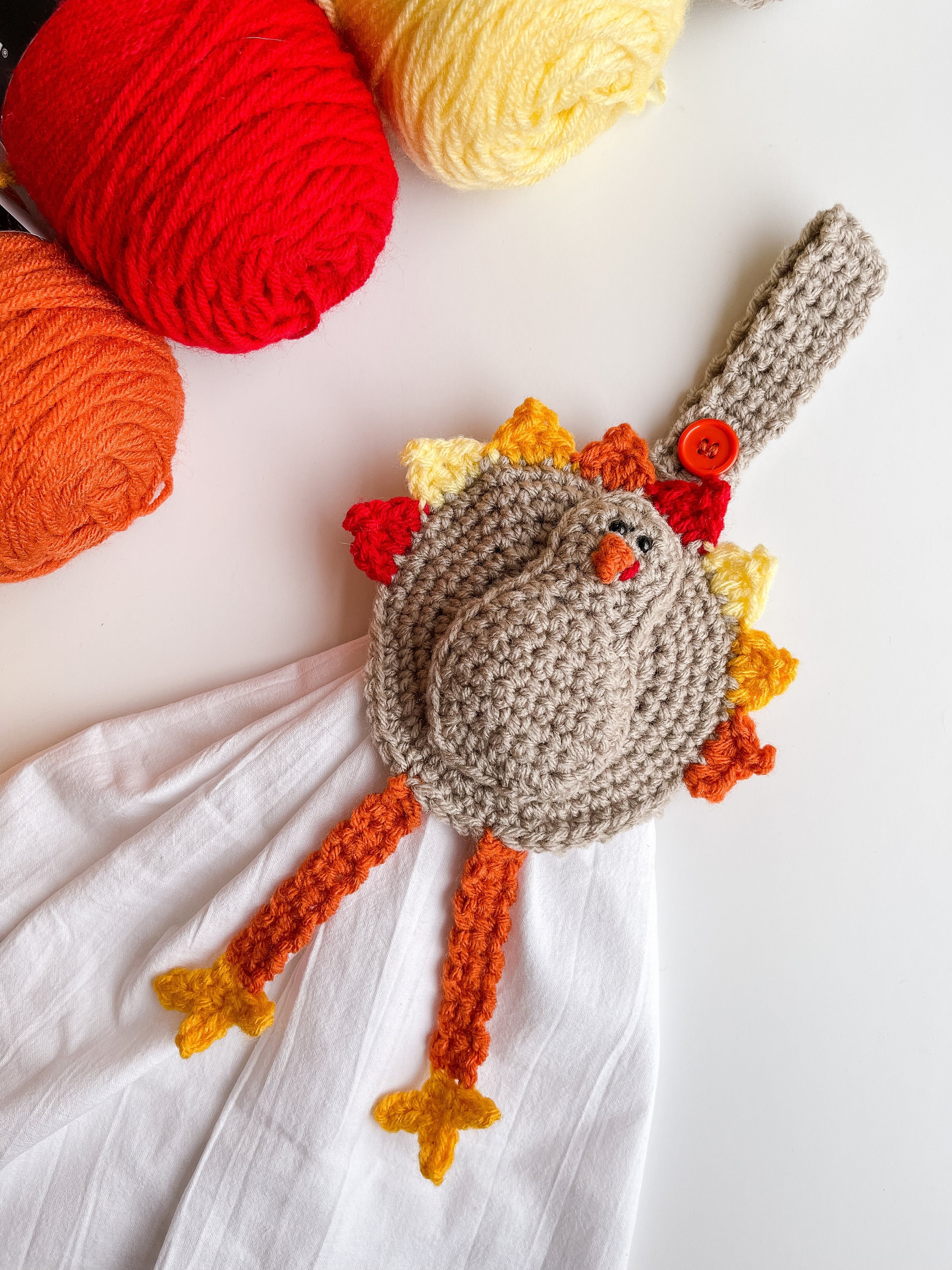 39 Turkey Crochet Patterns for Festive Thanksgiving Decorations 17 Crochet Turkey Towel Topper