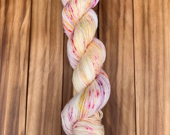 100% Merino Fingering Weight Hand-dyed Yarn | Superwash | 438 yards; 100 grams