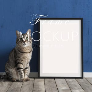 Modello di opera d'arte per amanti dei gatti, modello di animale domestico con gatto carino per l'interior design, scena di interni moderna con animale domestico, oggetto intelligente PSD per Photoshop