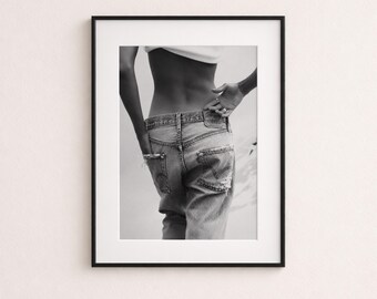 Stampa di moda in denim bianco e nero vista posteriore, jeans vintage, arte murale editoriale