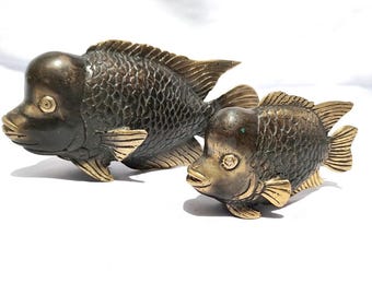 Figura de latón con forma de cuerno de pez dorada y vintage / Miniatura de animal de latón con forma de cuerno de pez de 3,1'' / Decoración vintage para el hogar / decoración de oficina / ideas de regalo para ella