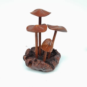 4&#39;&#39; Handmade Wooden Carved Mushroom Figurines