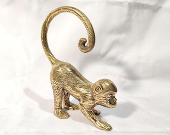 Una pieza de oro y una figura vintage de mono de latón / Decoración vintage para el hogar / decoración de oficina / ideas de regalo para ella
