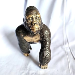 6.7&#39;&#39; Vintage Gorilla Brass figurine | Gorilla Brass animal miniature  | Vintage home accent | office decor | gift ideas for her