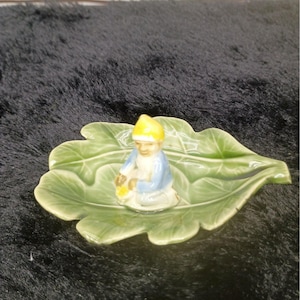 Vintage Shamrock Pottery Figurine Dish With Leaf & Gnome Design Made In Ireland