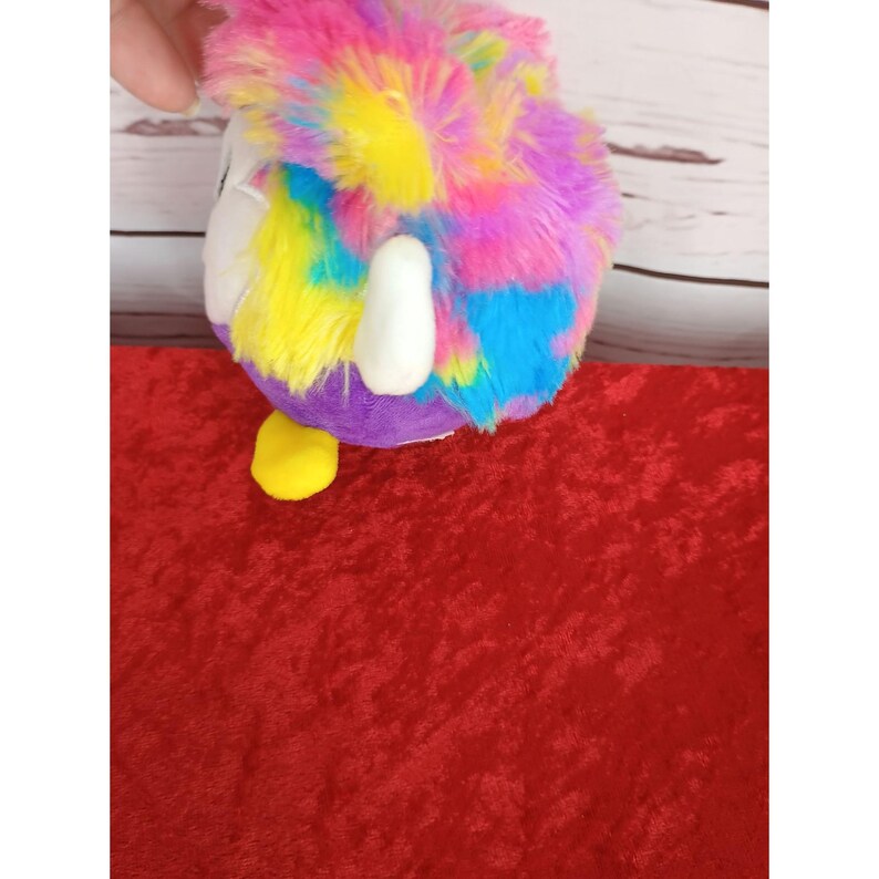 Peluche de Mickey Mouse de Disney de 11,4 cm (4,5 pulgadas), con diseño tie-dye y bola antiestrés, multicolor. imagen 4