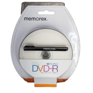 Op de afbeelding: Een Memorex DVD-R schijfverpakking. De witte schijf is zichtbaar door de transparante plastic verpakking. De verpakking bevat het Memorex-logo en de tekst "DVD-R" met specificaties: 16X, 4,7 GB en 120min.