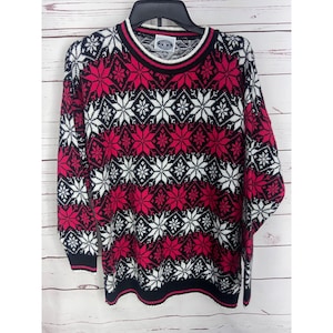 Classic Essentials Pink And White Nordic Snowflake Fair Isle Holiday Sweater Crew Neck Long Sleeve Size Large