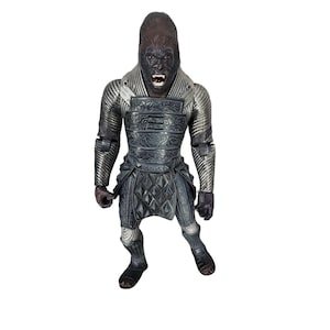 Hasbro Planet Of The Apes 2001 Attar 13" Action Figure With Detailed Armor & Movable Joints