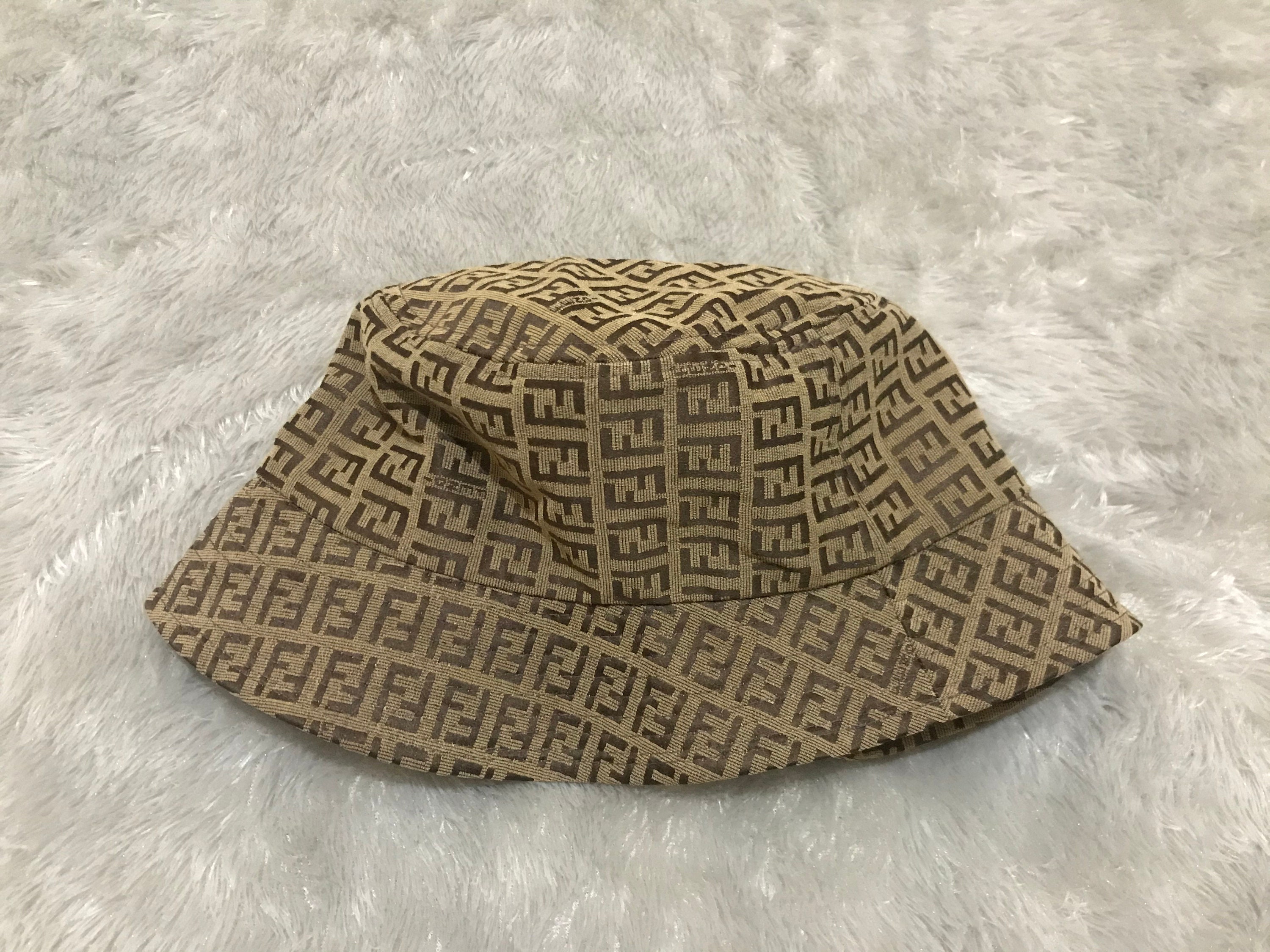 fendi bucket har