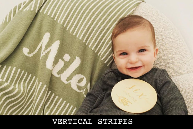 Manta de bebé personalizada Rayas verticales 5 tallas. Manta de punto 100% algodón. imagen 1