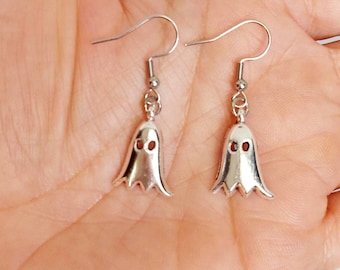 Ghost Charm Dangle Earrings – Spooky Cute Halloween Jewelry, Ghost Earrings for Her, Creepy Cute Accessory, Trick or Treat Gift