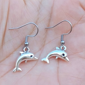 Dolphin Charm Dangle Earrings – Ocean Animal Jewelry, Beach Lover Gift for Her, Marine Life Earrings, Cute Dolphin Accessory, Nautical