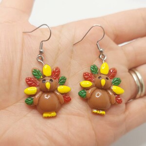 Turkey Charm Dangle Earrings – Cute Thanksgiving Jewelry, Fall Earrings for Her, Festive Turkey Earrings, Autumn Holiday Accessory