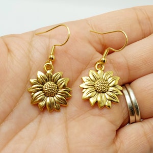 Sunflower Charm Dangle Earrings – Bright Floral Drop Earrings, Boho Summer Jewelry, Nature-Inspired Gift for Her, Cottagecore Accessories