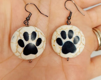 Enamel Dog Paw Charm Dangle Earrings – Painted Pet Lover Jewelry, Cute Animal Paw Earrings, Gift for Dog Mom, Puppy Lover Accessory