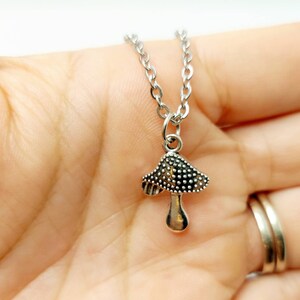 Mushroom Charm Necklace – Cottagecore Aesthetic Jewelry, Whimsical Fungi Charm, Nature-Inspired Accessory, Fairycore Gift for Her
