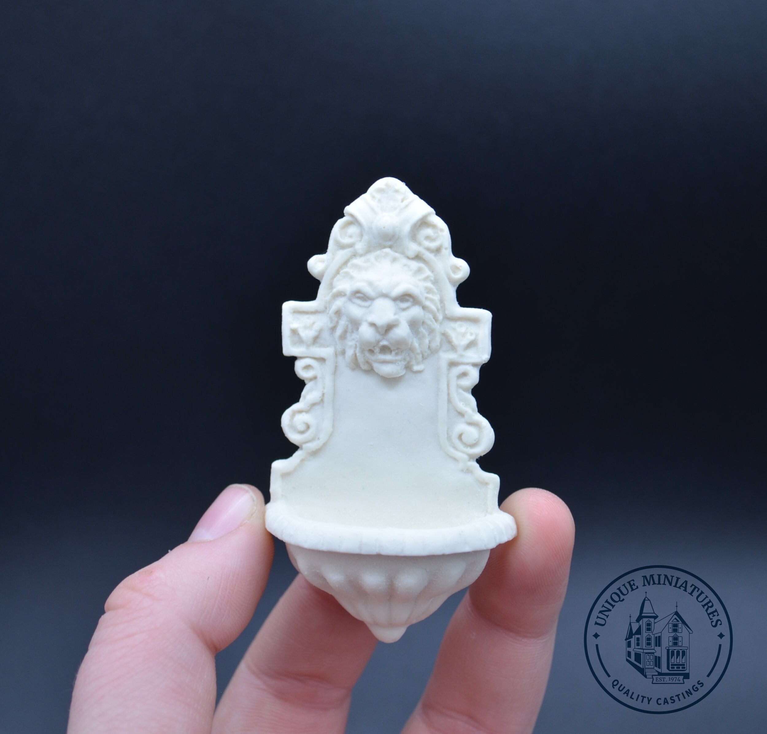 Lion head fountain - Etsy 日本
