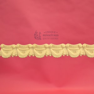 Ruffled Drapery Molding | 17 3/4&quot; | Ornamentation for Dollhouse