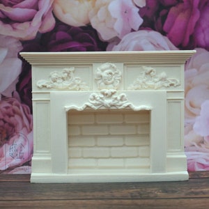 Cheminée à nœud floral | Décoration pour maison de poupée