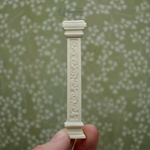 Aplique de Coluna Espiral | Ornamentação para Casa de Bonecas | Conjunto de Quatro