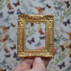 Small Gold Chrysanthemum Frame | Ornamentation for Dollhouse
