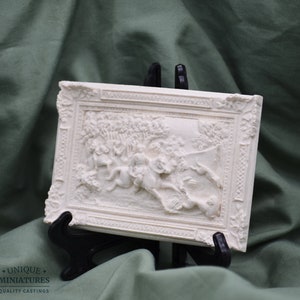 La persecución / Escena de caza enmarcada / Talla de pared en miniatura