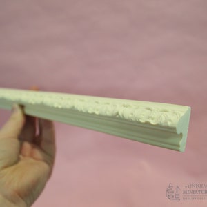 Ornate Leaf Crown Molding | 18&quot; | Ornamentation for Dollhouse Miniatures