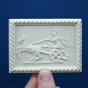 Streitwagen Wandplakette | Deckenschnitzerei | Ornament für Puppenstube