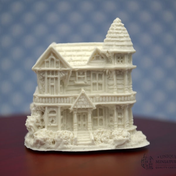 Miniature Victorian Dollhouse | Ornamentation for Dollhouse