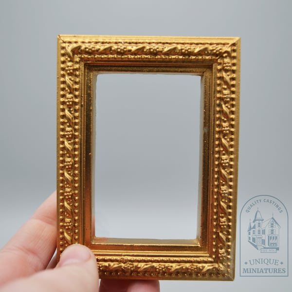 Grand cadre doré Shadowbox | 2 6/8" x 3 6/8" | Ornementation pour les miniatures de maison de poupée
