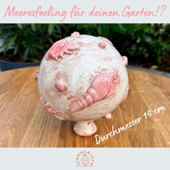 Frostfeste Gartenkugel 15 cm mit Muscheln, handgetöpferte Rosenkugel beige, Gartenkeramik, Geschenk Garten, Gartenkugel Keramik Frostfest