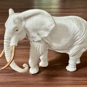 VINTAGE 1996 Lenox Elephant With Gold Tusks, Eyes And Toes