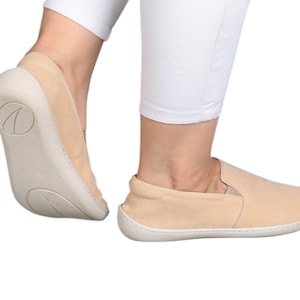 Handmade Beige Nubuck Leather Slip-On Shoes: Flexible Barefoot Grounding