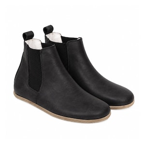 Stivali Chelsea da uomo a piedi nudi, colore nero asfalto, in pelle, comfort e stile classici: realizzati a mano.