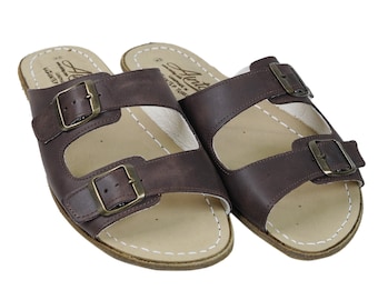 Sandalias descalzas para hombre con doble tira y hebilla en color marrón oscuro y chocolate, hechas a mano, de piel, con caída cero.