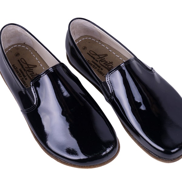 WOMEN Slip-On Wide Barefoot Classic Yemeni Shoes Black PATENT Leather Handmade, Natural, Colorful, Slip-On
