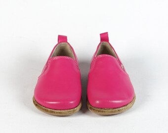 Kids Fuscia Leather Barefoot Slip-On Shoes: Handmade Yemeni Style