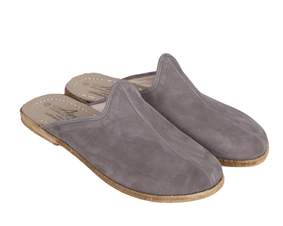 Update more than 146 womens wide slippers