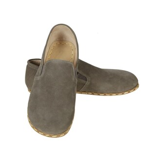 Scarpe sportive yemenite fatte a mano in pelle nabuk grigia Barefoot da uomo, naturali, colorate, slip-on