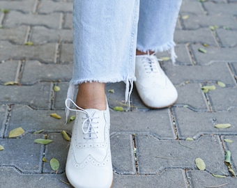 Scarpe Oxford in pelle bianca fatte a mano: mocassini Barefoot da donna