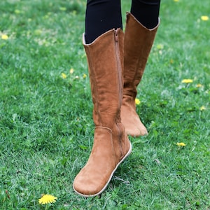 Platte knielaarzen dames Barefoot Zero Drop handgemaakte schoenen TAN NUBUCK leer, zachte rubberen buitenzool van 6 mm